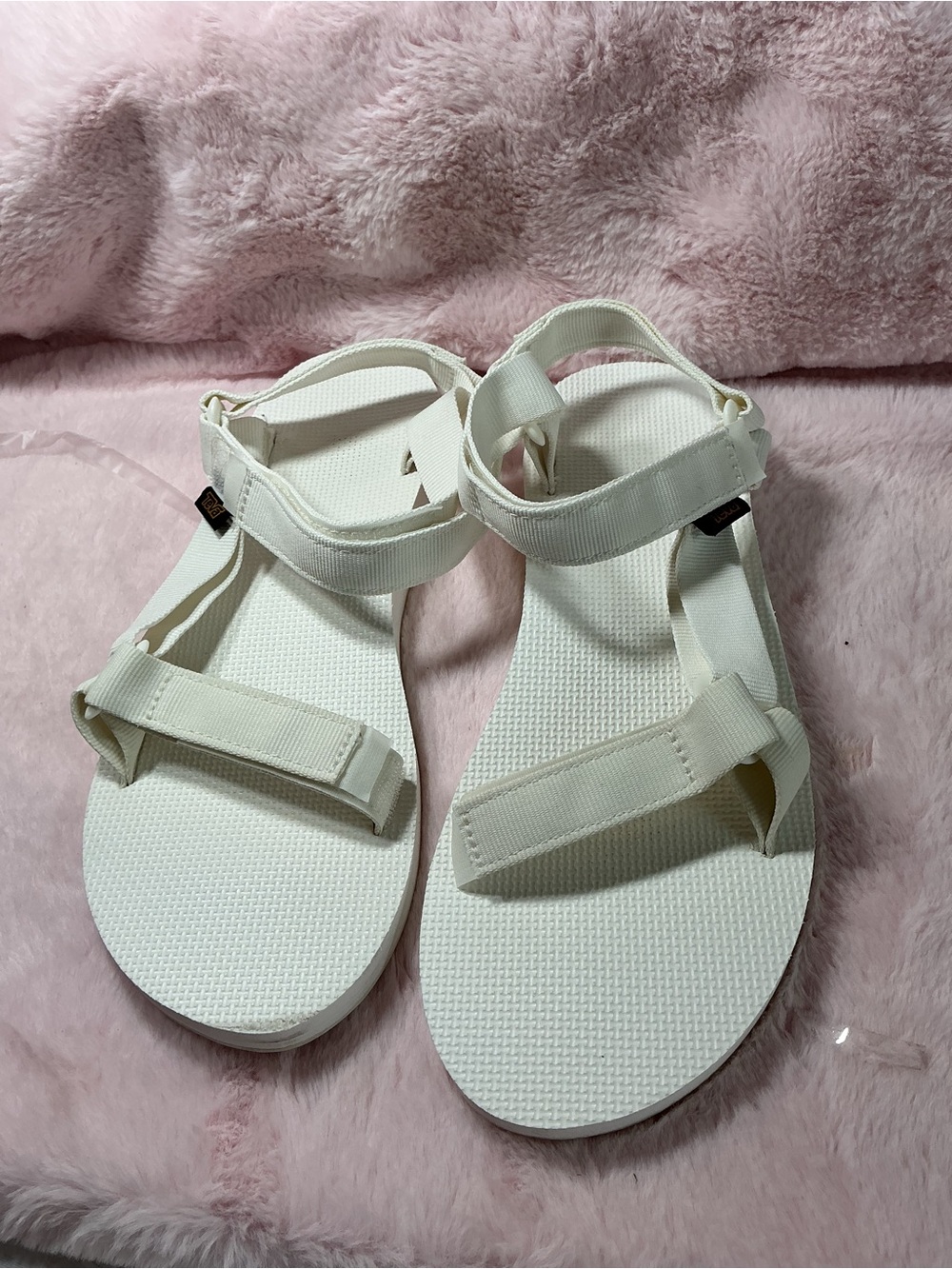 Teva Women's White Open-Toe Velcro Strap Sandals B15